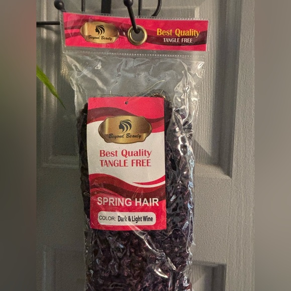 Tangle free spring hair - Picture 3 of 3